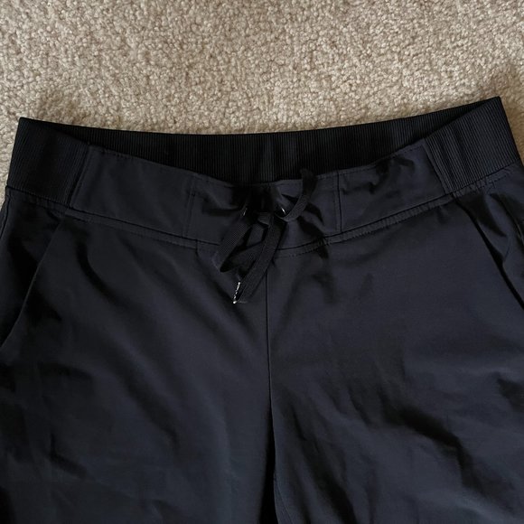 Athleta Midtown Ankle Pant Black Lightweight Travel Size 8 - Picture 3 of 9